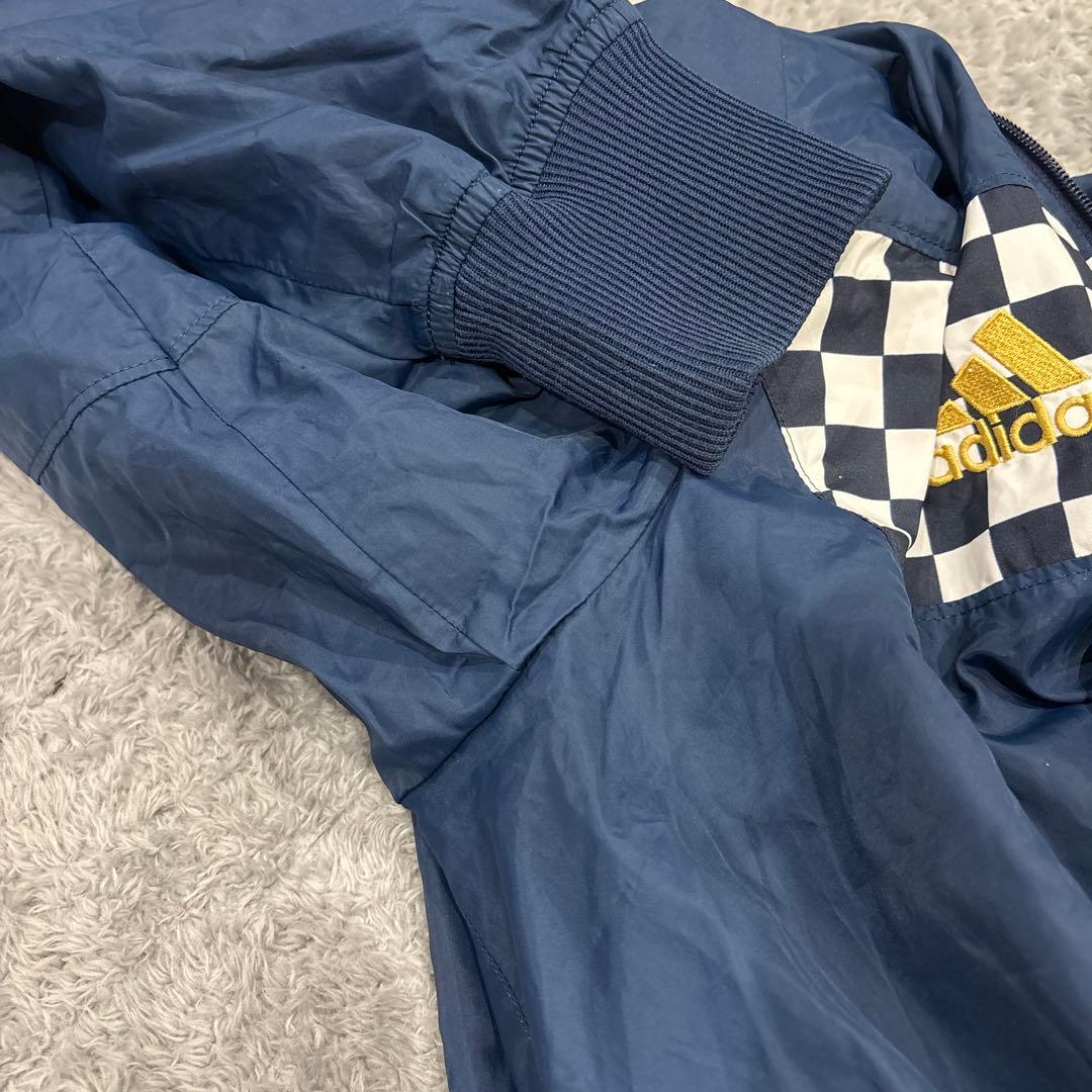 アディダスadidas　チェルシー　ナイロンジャケット