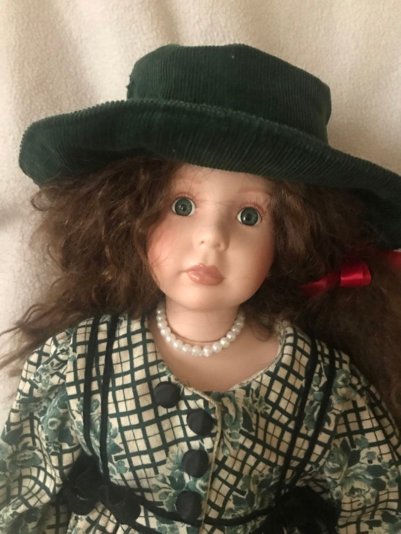 ポーセリアンドール　約50cm　　陶器人形