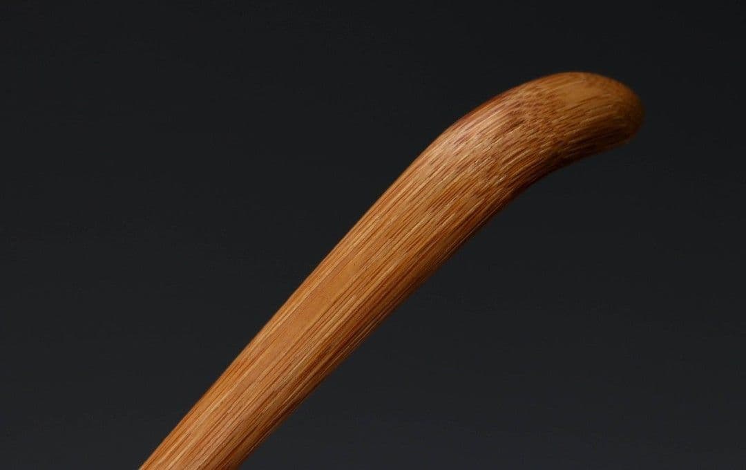 成瀬宗巨 作　竹茶杓 銘『腰ミの』 共箱 筒歌銘