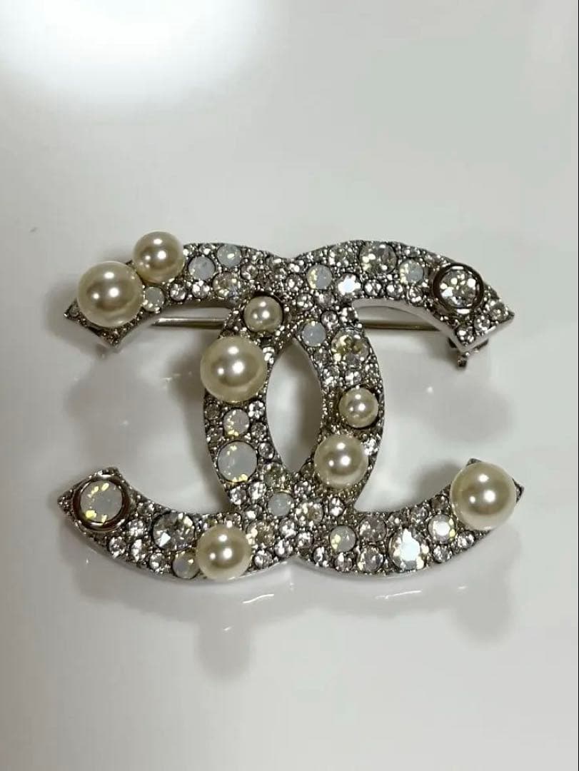 本日24時までまで大大特価セールシャネル　CHANEL ブローチココマークパール