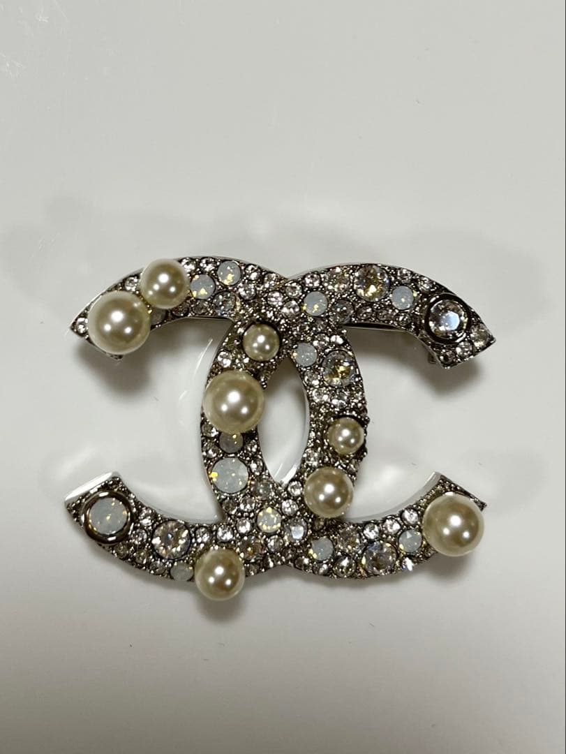 本日24時までまで大大特価セールシャネル　CHANEL ブローチココマークパール