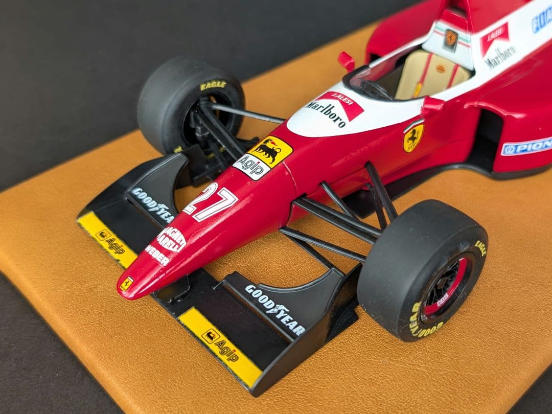 ミニチャンプス 1/18 フェラーリ F93A 1993 #27 J.アレジ