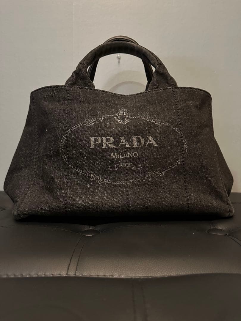 PRADA ダークグレー デニムバッグ　Lサイズ