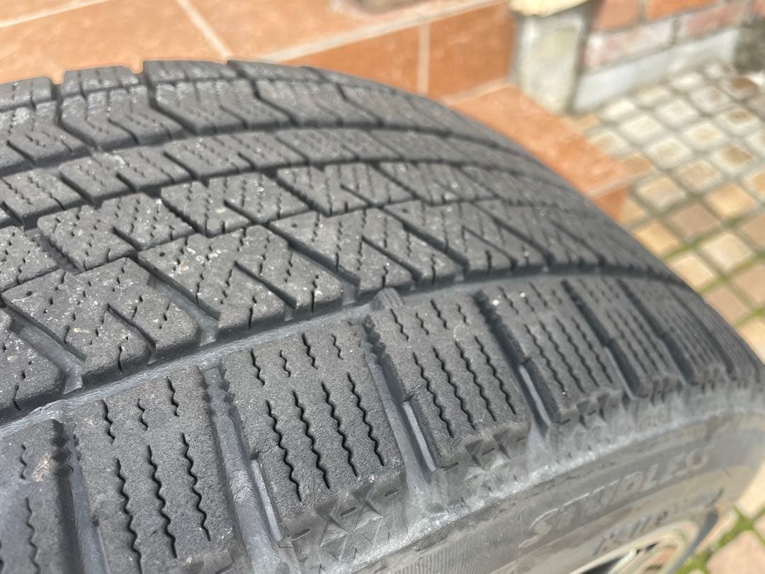 超美品　AMG純正18インチアルミスタッドレスタイヤ４本セット