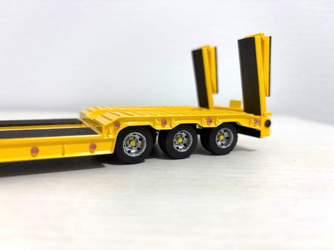 Dodge　1/50 3軸低床トレーラー自動あゆみ付　重機 建機