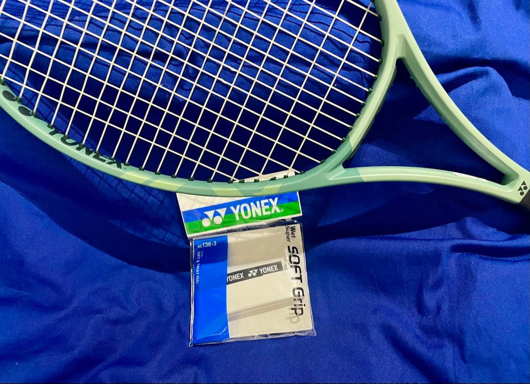 YONEX PERCEPT 100テニスラケット G2