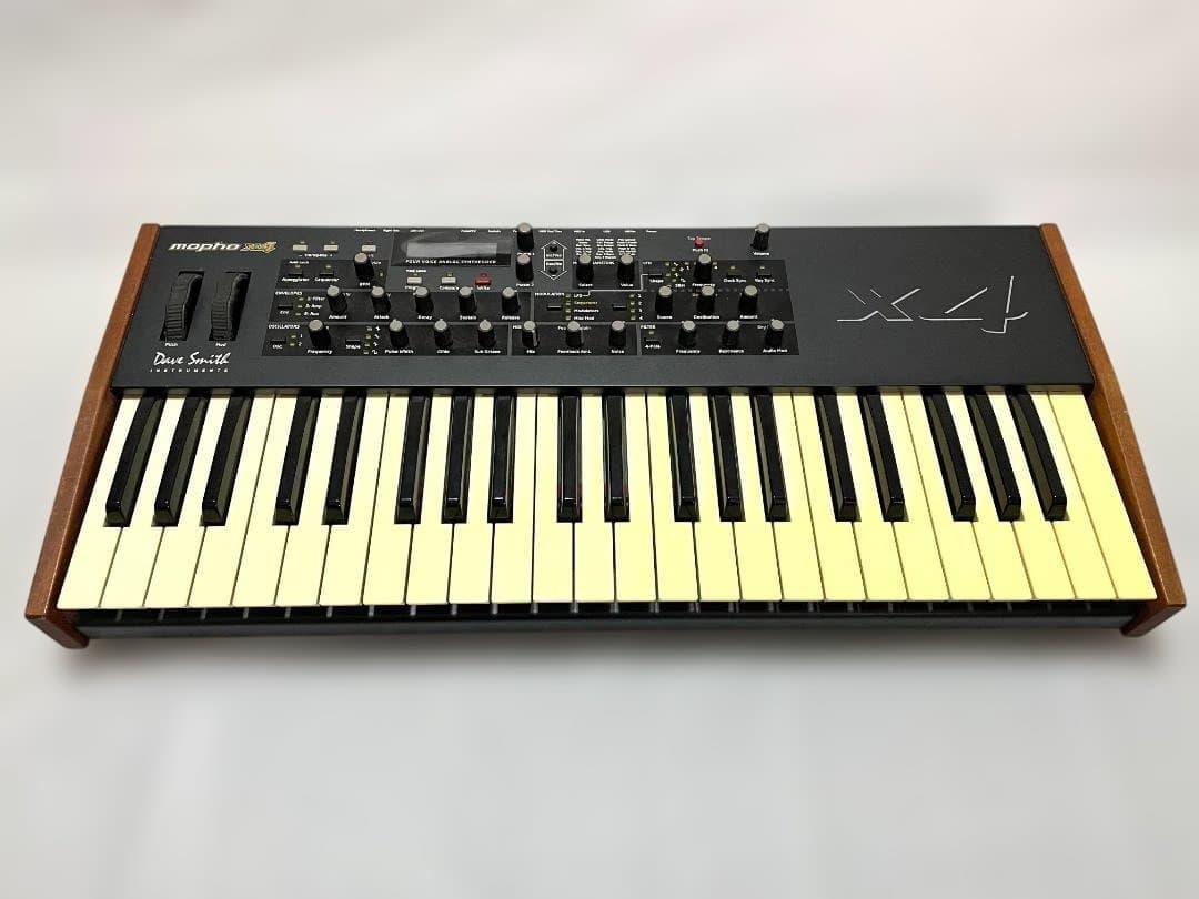 Dave Smith Instruments Mopho X4 シンセサイザー