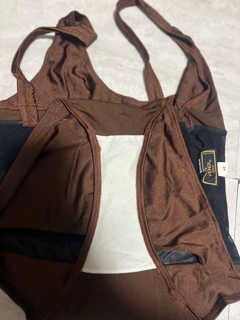 未使用品　FENDI 水着 S〜M
