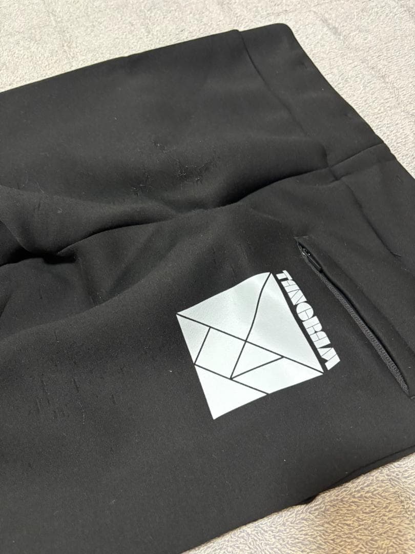 TANGRAMタングラム　セットアップ ダンボールニット　ブラック 上XL・下L