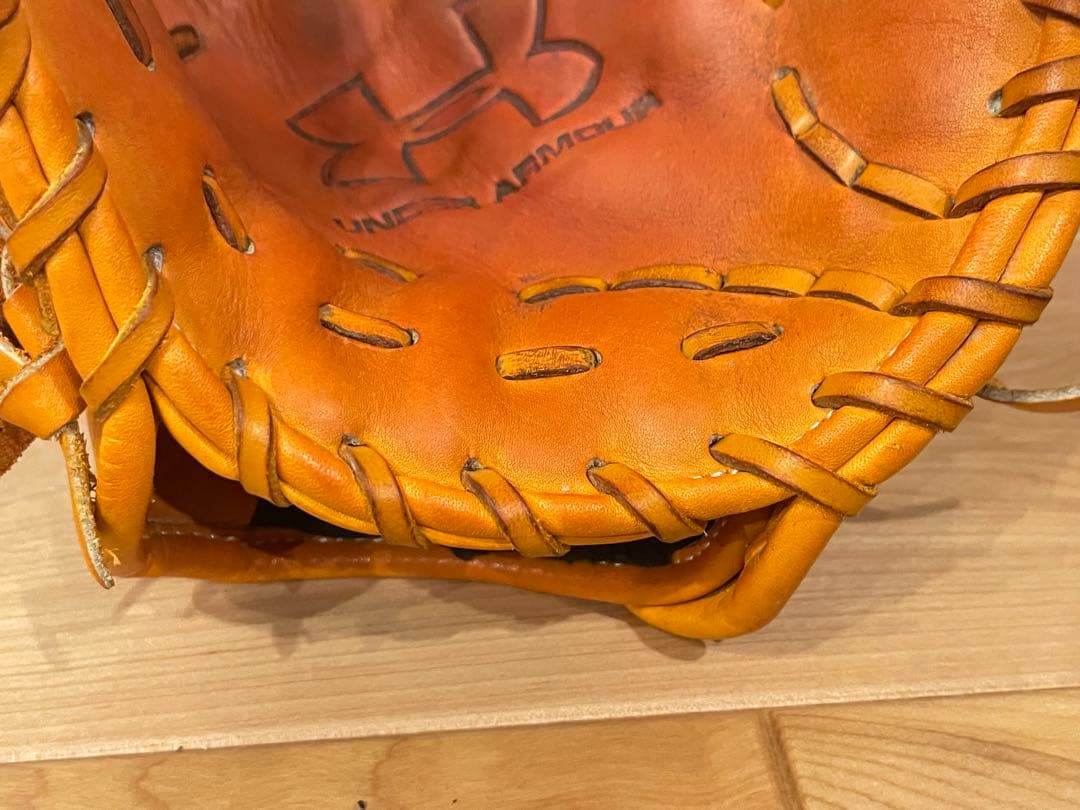 UNDER ARMOUR QBB0277 軟式用グローブ