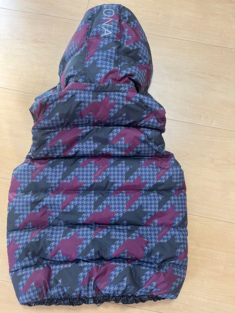 マークアンドロナ　ダウンベスト　フード取り外し可