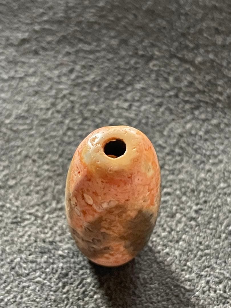 虎牙天珠　アンティーク　紅朱砂　馬蹄痕