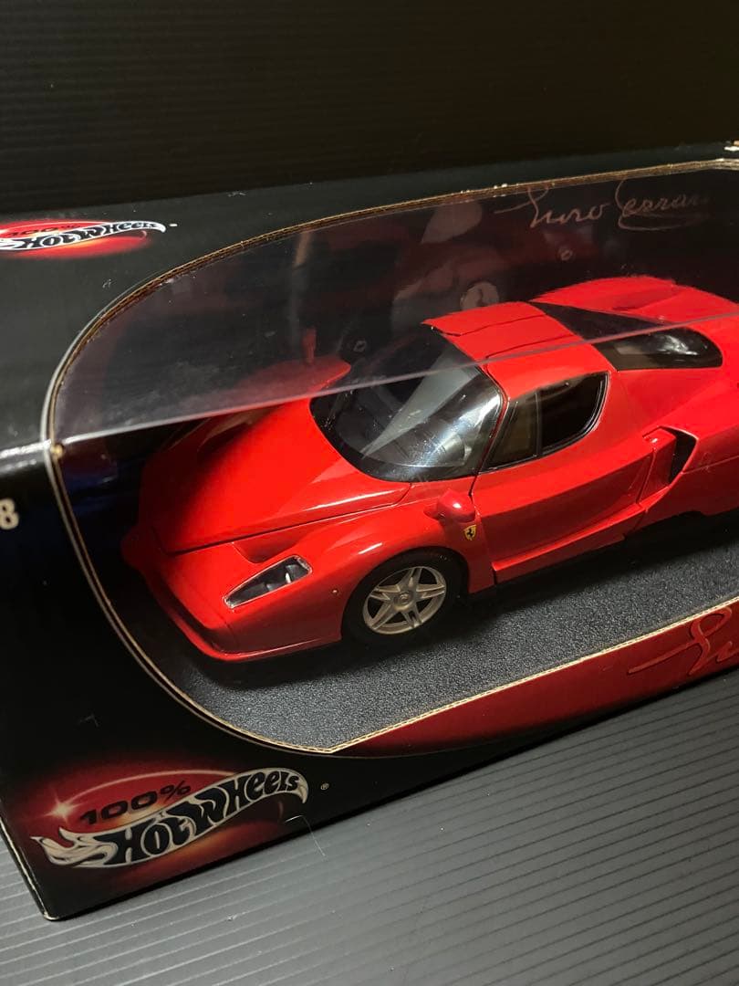 Ferrari Enzo 1/18 赤　エンッオ　フェラーリ