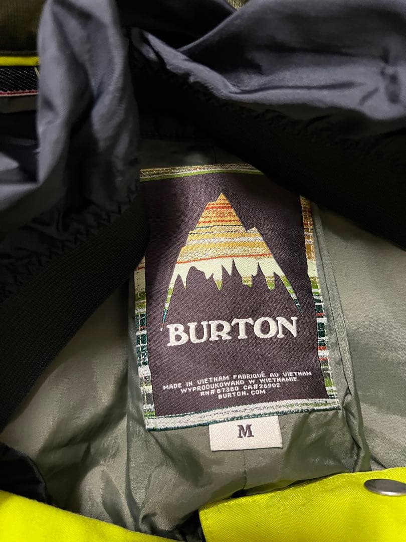 BURTON上下アウターL 、パンツM 、お尻保護プロテクター付き！