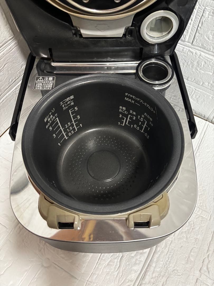 れ*く様 Panasonicスチーム&可変圧力ジャー炊飯器SR-VSX108 W