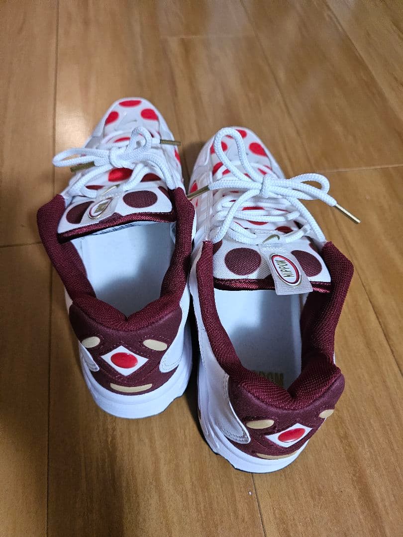 Nike ドット柄 ランニングシューズ、サイズ30センチ