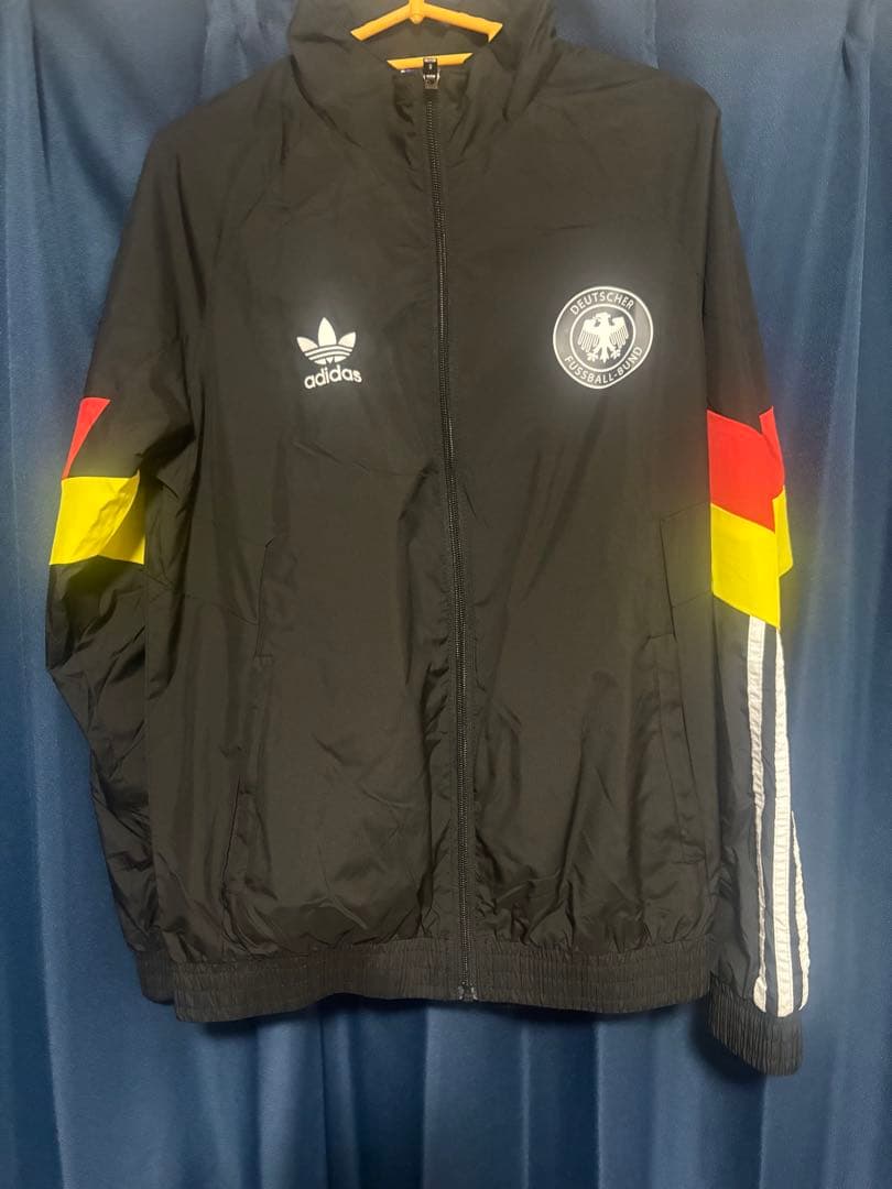 adidas ドイツ代表 ジャケット 黒/赤/黄