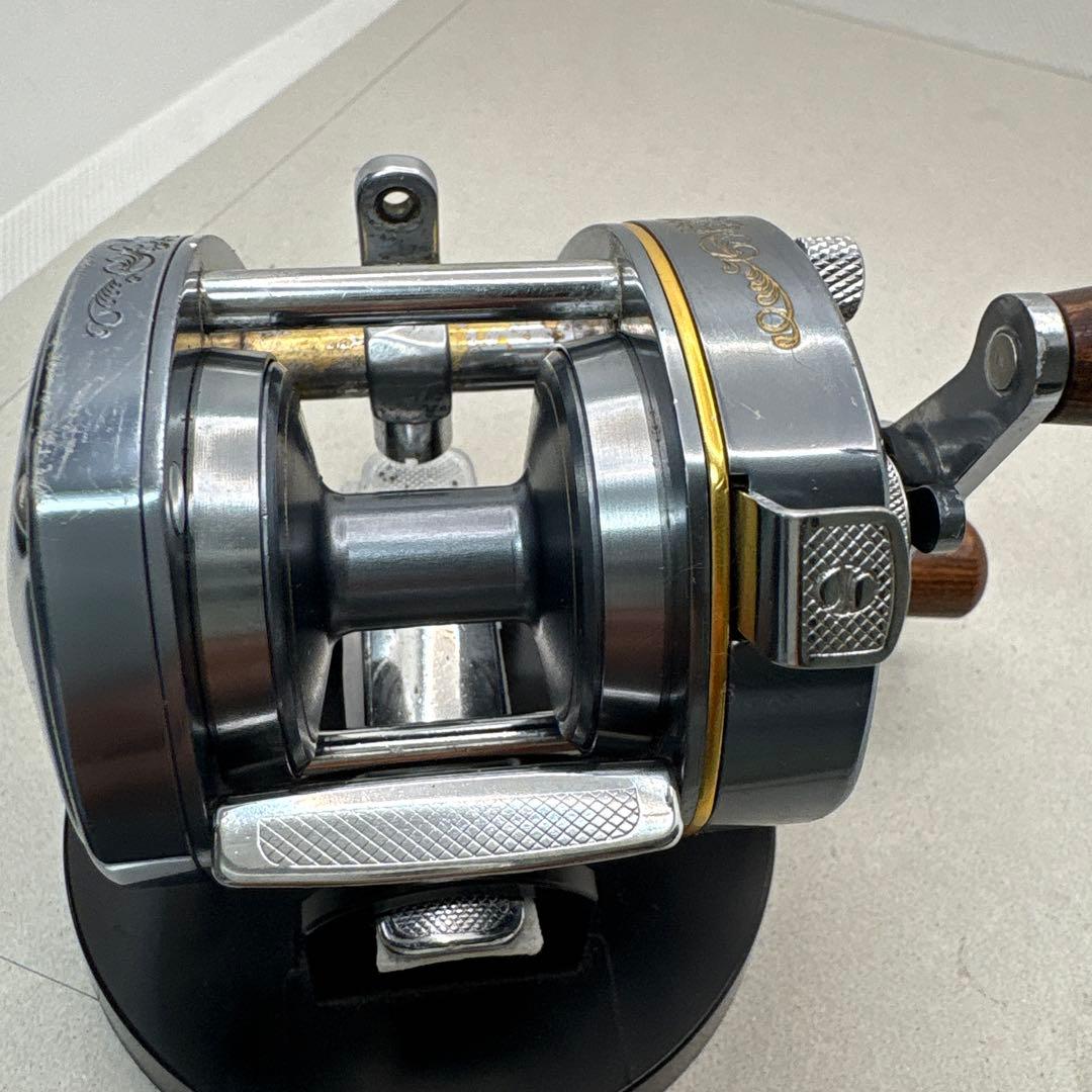 シマノバンタム100ＥＸベイトリール メタルボディ 木製ハンドル