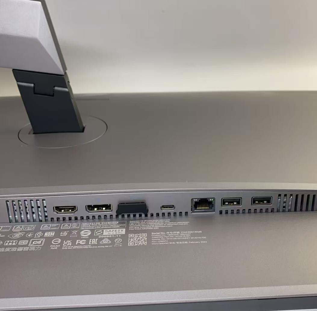 で*号様 HP Z27u G3 27インチ モニター Type-C