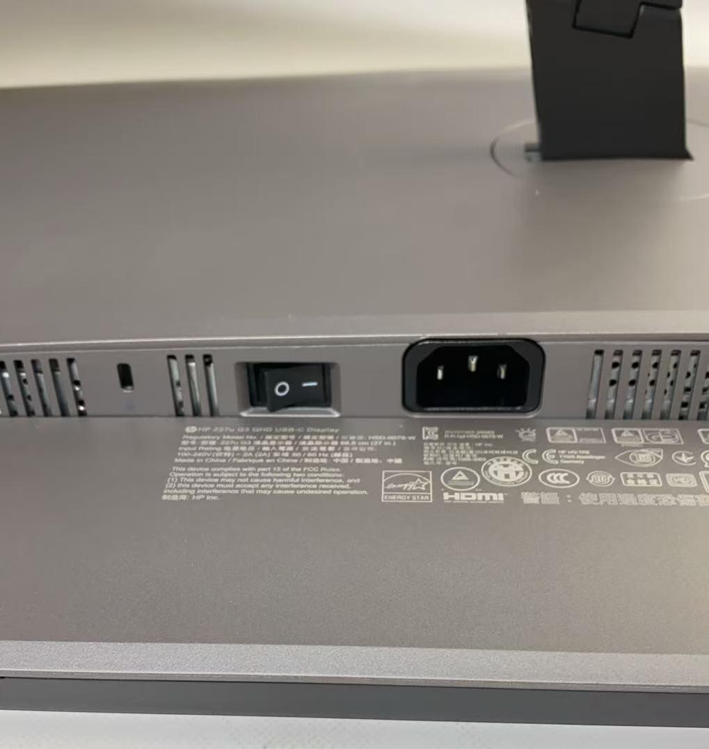 で*号様 HP Z27u G3 27インチ モニター Type-C