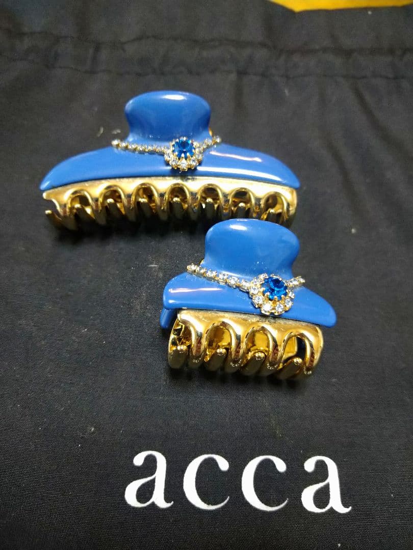 acca ビジュー付き青ヘアクリップ2個セット