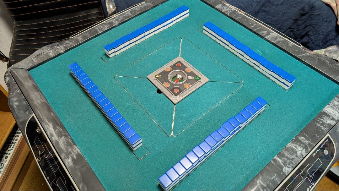 麻雀用全自動卓　アモスプレジャー