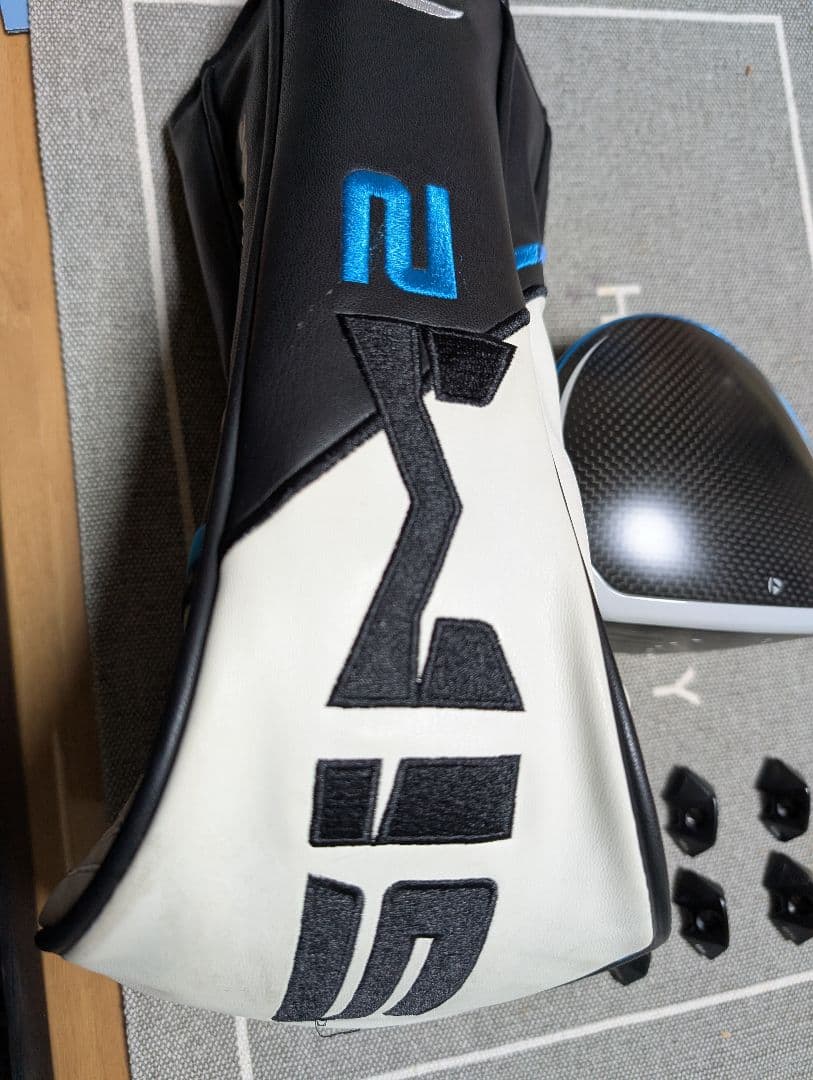 TaylorMade SIM2 MAX ドライバー 10.5度　ウエイト付き