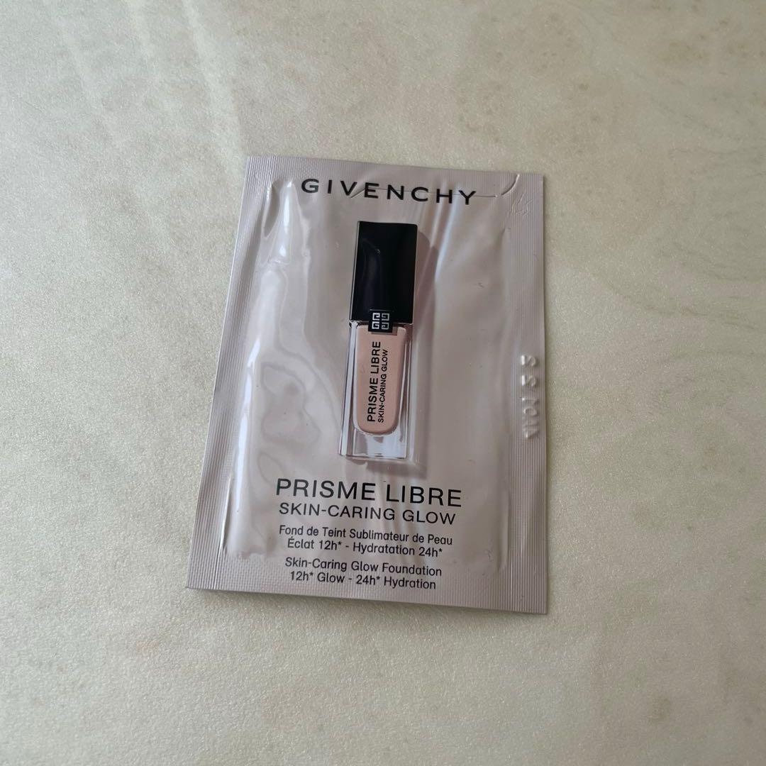 ジバンシイ　ソワンノワールUVコンパクト（日焼け止め）サンプル付き