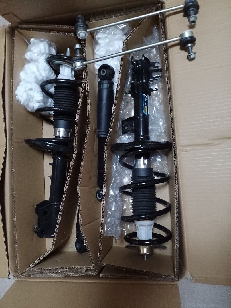 アバルト595 純正サスペンションキット スプリング付き