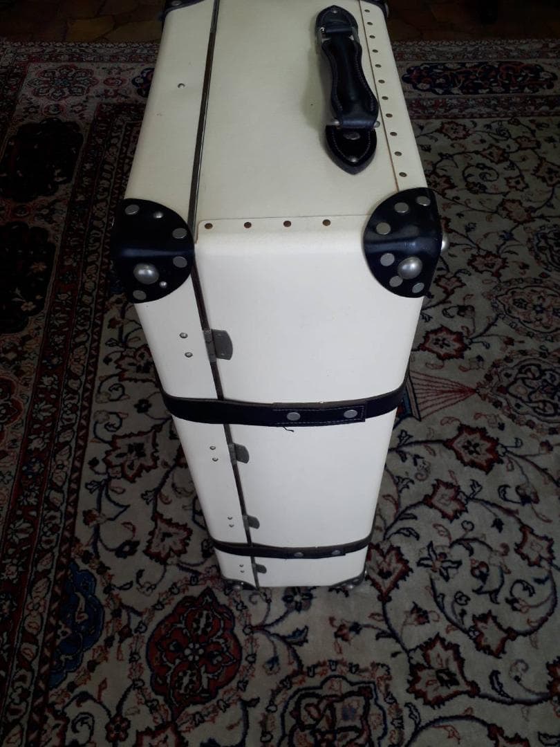 【黒ベルト】グローブトロッターキャリーケース GlobeTrotter（正規品）