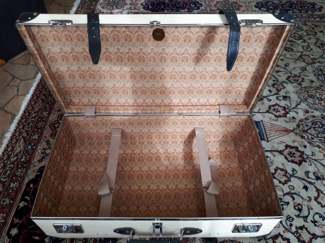 【黒ベルト】グローブトロッターキャリーケース GlobeTrotter（正規品）