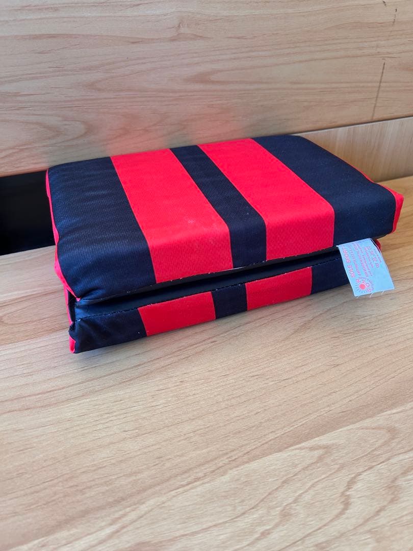 【OFFICIAL】ACミラン 応援クッションスタジアムシート赤黒