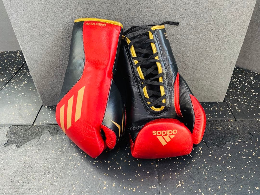 adidas SPEEDTILT 750 10オンス　ボクシンググローブ