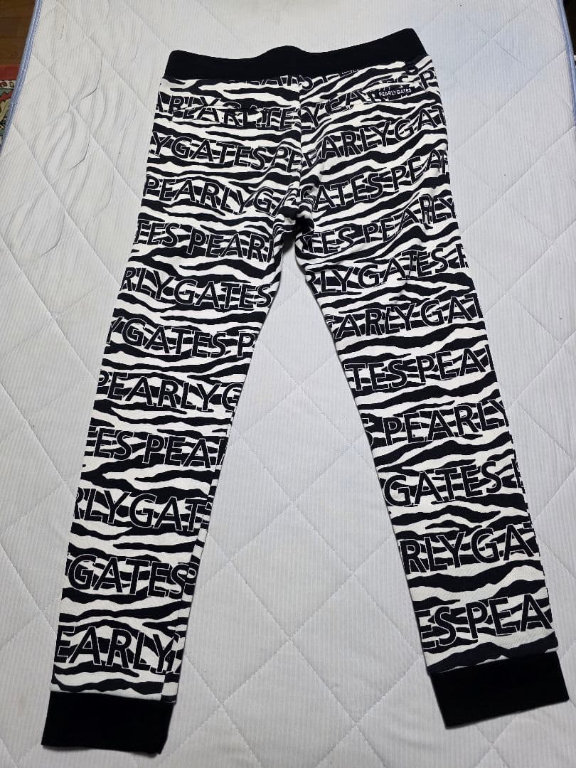 Syoです!新品同様パーリーゲイツゼブラ柄裏起毛セットアップ６