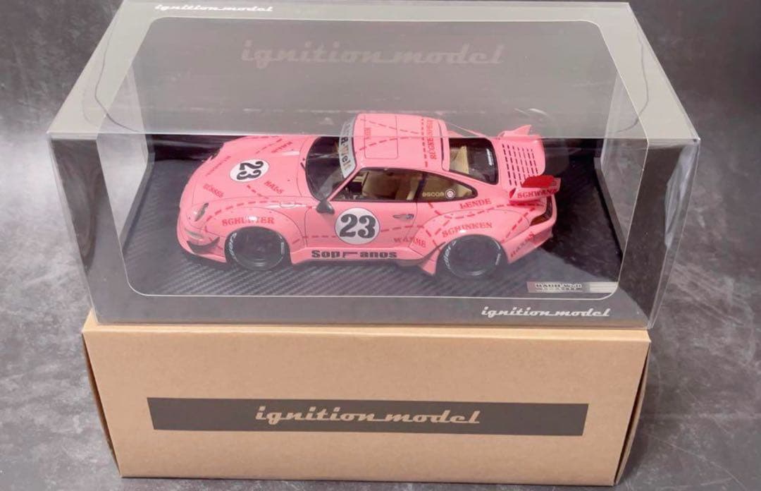イグニッションモデル 1/18 PORSCHE 993 RWB Pink Pig