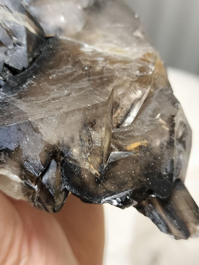 スモーキーエレスチャルクォーツ　金色のきらめき