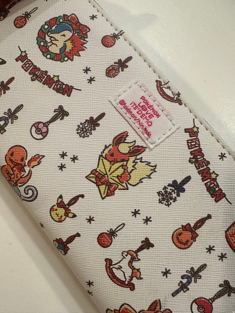 イッツデモ　ポケモン　クリスマスモーフ長財布