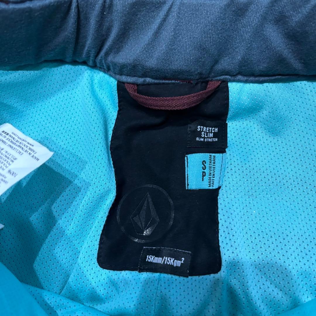 【極美品】VOLCOM ボルコム スノボーウェア 上下セット レディース M/S