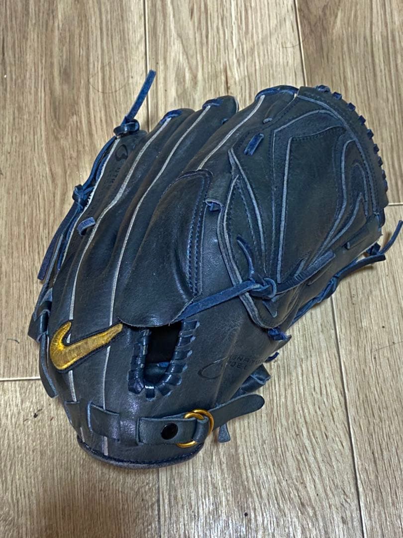 ナイキ　投手用　軟式グローブ　ダルビッシュモデル