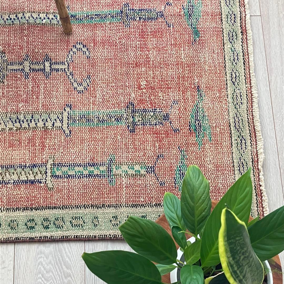 レッド✳︎グリーン　アート塔　パープル　リバーシブル　トルコヴィンテージラグ