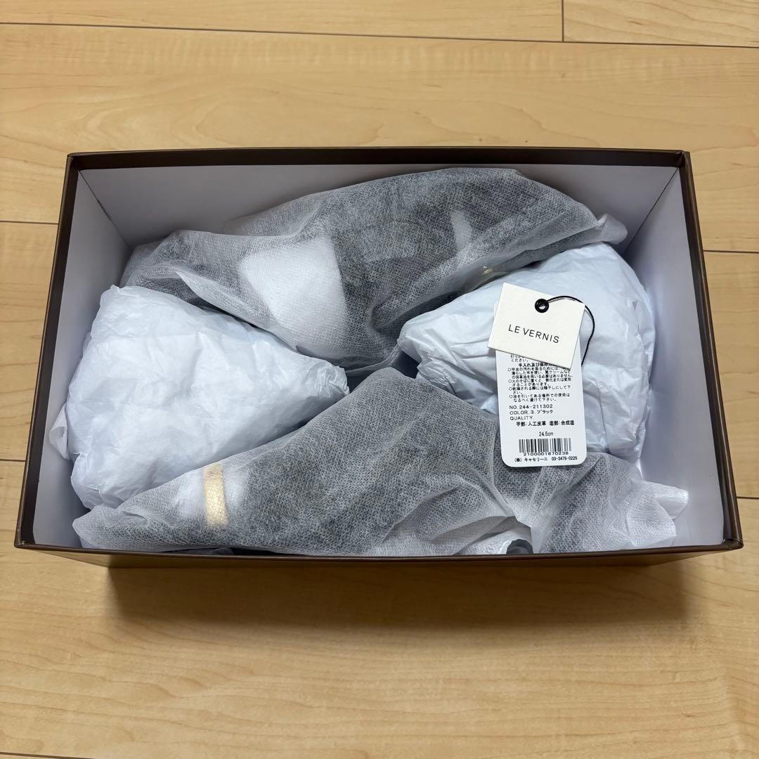 LE VERNIS ルベルニ Toe ring sandals