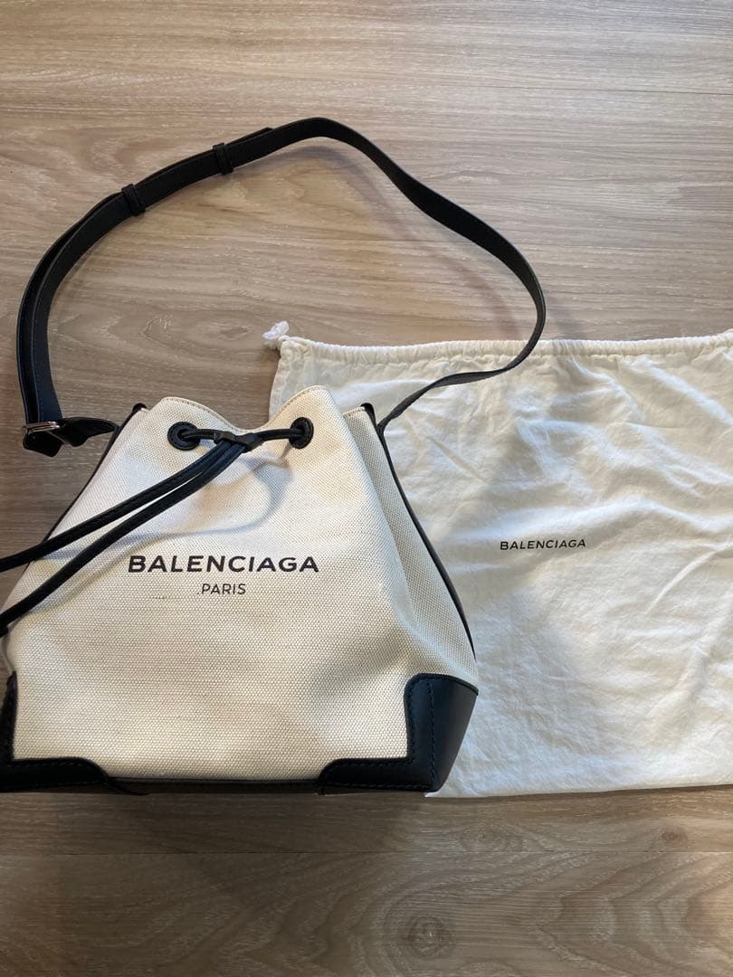 バレンシアガ　巾着バック　バケツバック