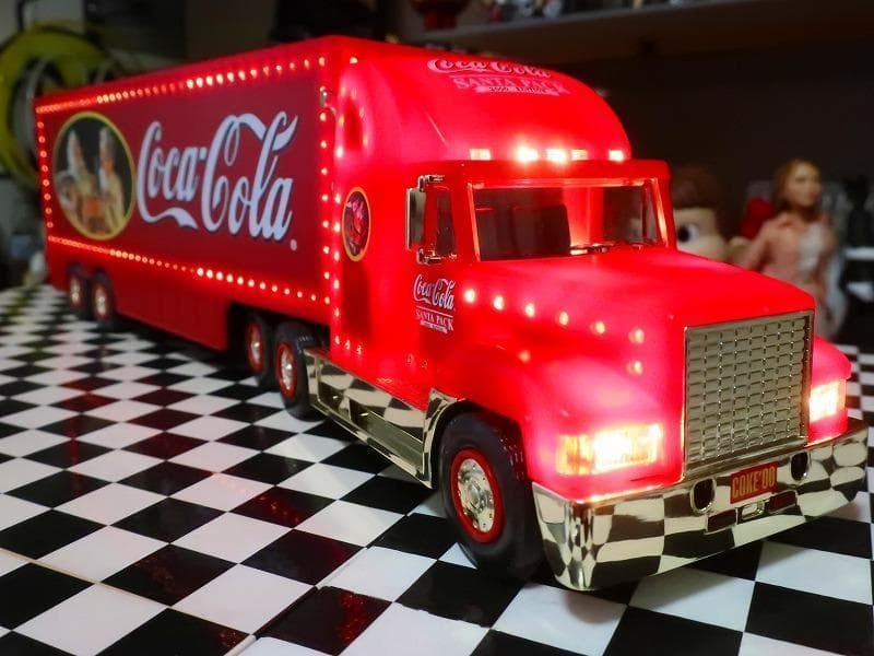 コカコーラ サンタトラック イルミネーション クリスマス 電飾パレード