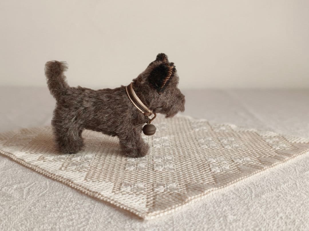 * vintage teria ♡ * シックでかわいい 革ベルトの テリアさん