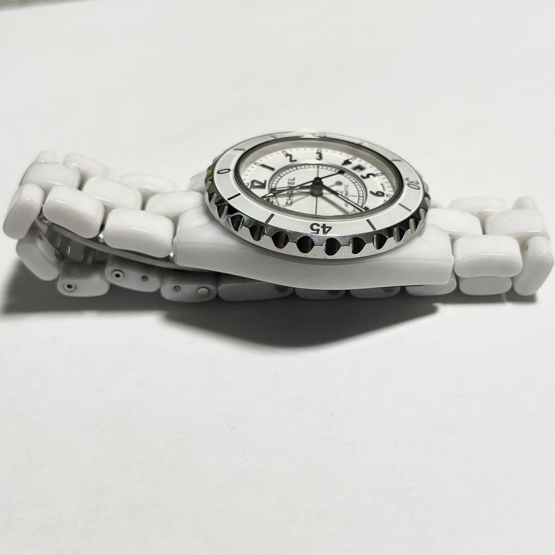 S*a様 CHANEL ホワイト セラミック 時計　J12 33ミリ