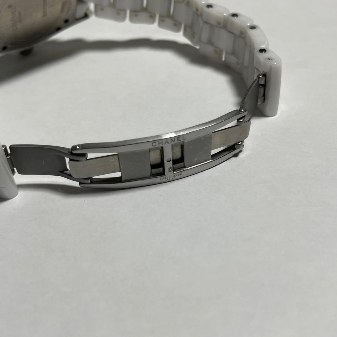 S*a様 CHANEL ホワイト セラミック 時計　J12 33ミリ