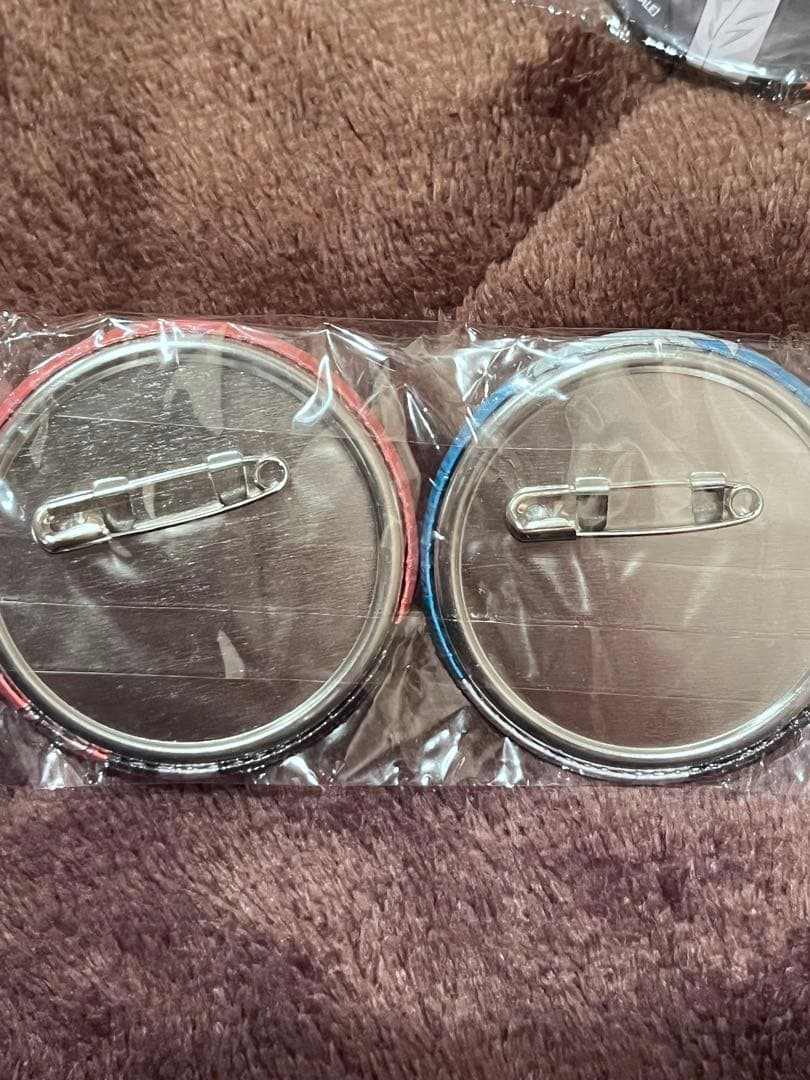 【貴重】銀魂　坂田銀時　長谷川　マダオ　缶バッジ　新品　レア