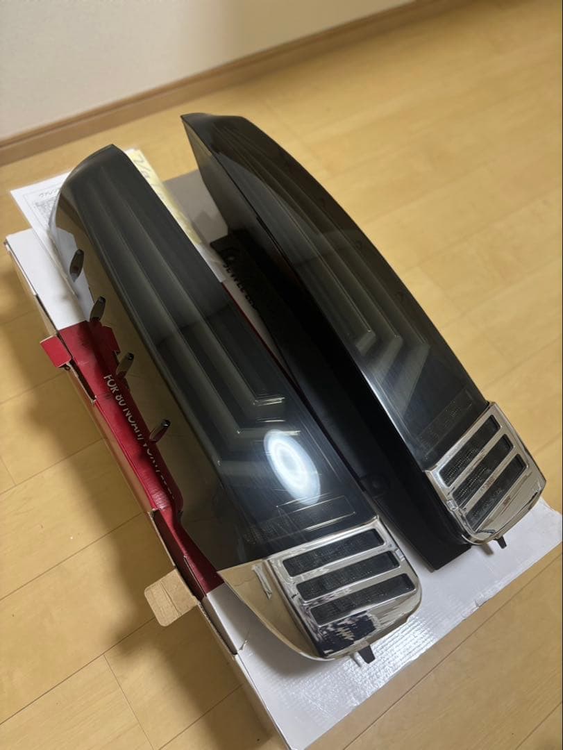 80系 ノア ヴォクシー ヴァレンティ LEDテールランプ