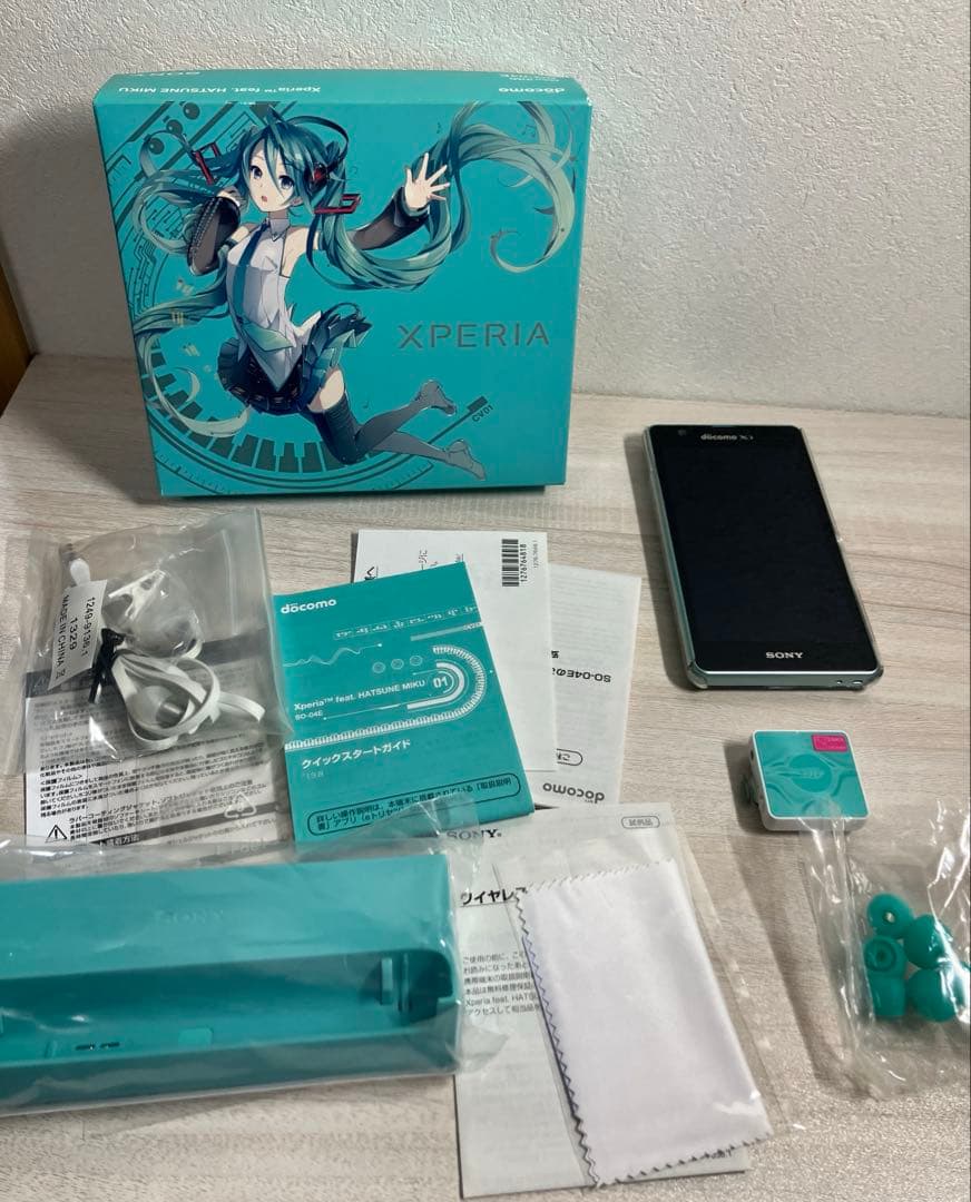 Xperia feat. 初音ミク SO-04E