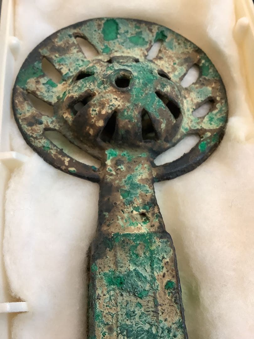 青銅の鑾　鈴　青銅製の古い装飾的な道具　緑青　高さ約17cm 320g